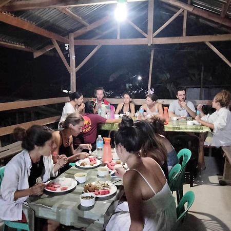 Roca'S Homestay Backpackers Chalet Batuan Exteriör bild
