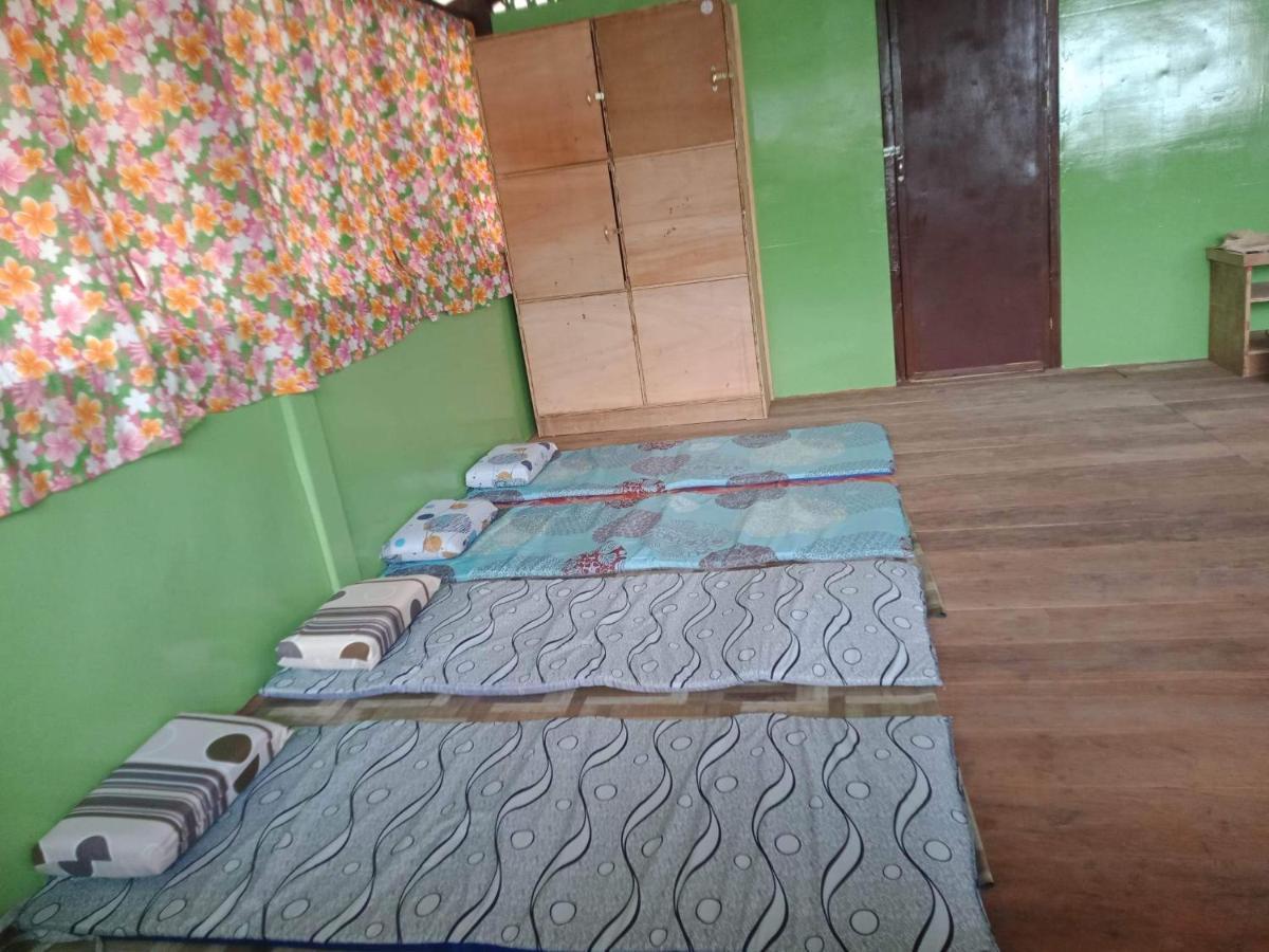 Roca'S Homestay Backpackers Chalet Batuan Exteriör bild