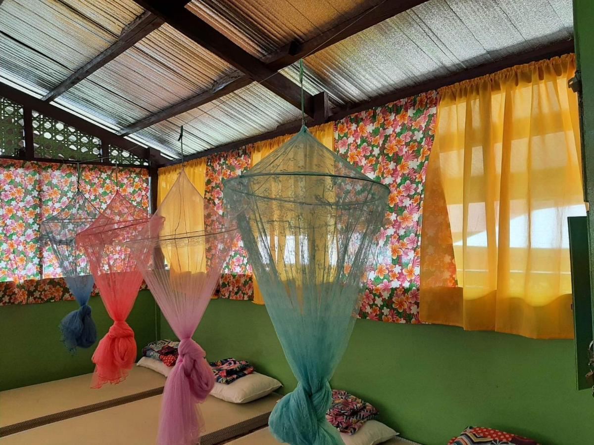 Roca'S Homestay Backpackers Chalet Batuan Exteriör bild