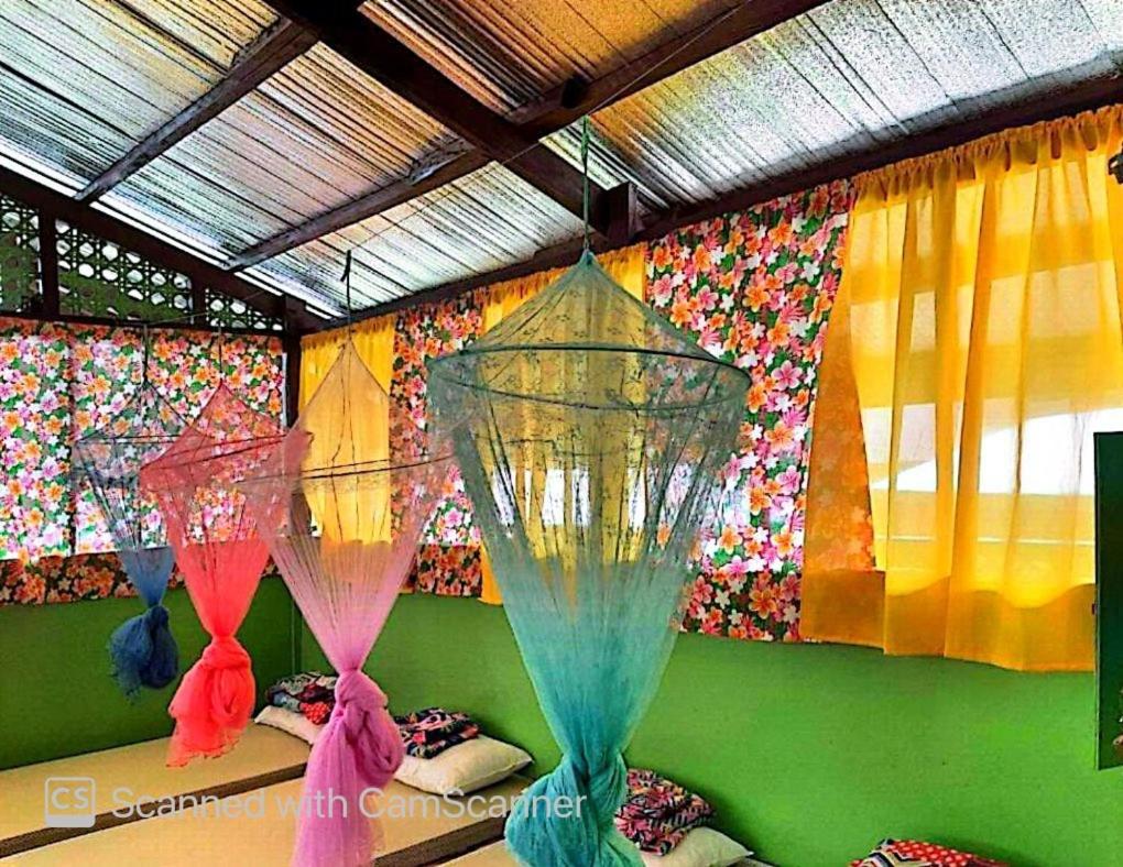 Roca'S Homestay Backpackers Chalet Batuan Exteriör bild