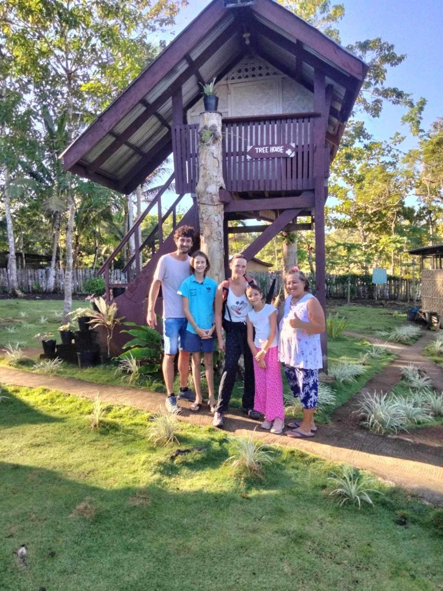 Roca'S Homestay Backpackers Chalet Batuan Exteriör bild